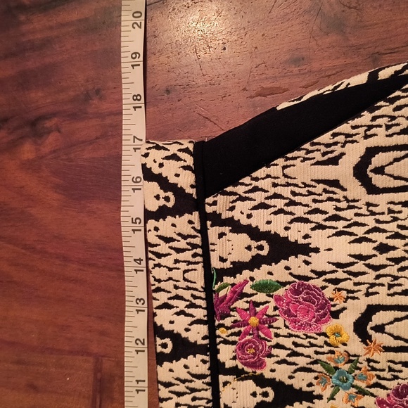 Desigual Embroidered Black and White Mini Skirt - Picture 8 of 10